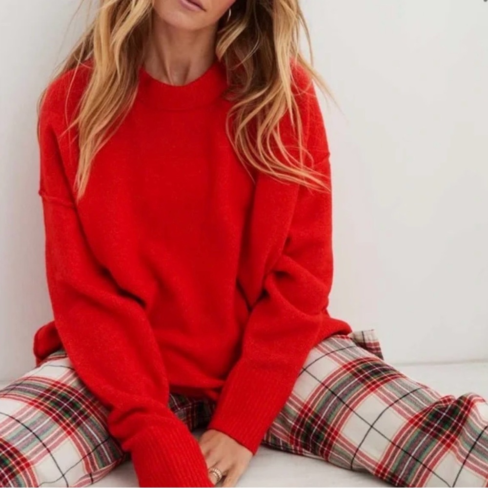 Aerie Unreal Sweater in Holiday Red Size XS Oversized Drop-Shoulder Cozy Comfy